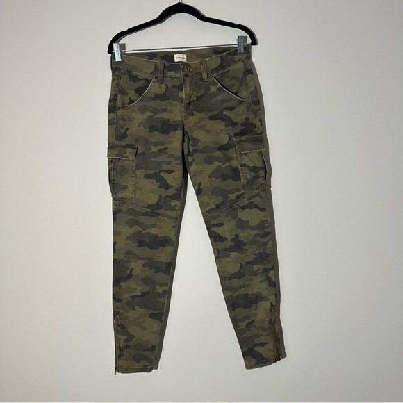 Sneak peek low rise camo Jeans - Picture 2 of 7